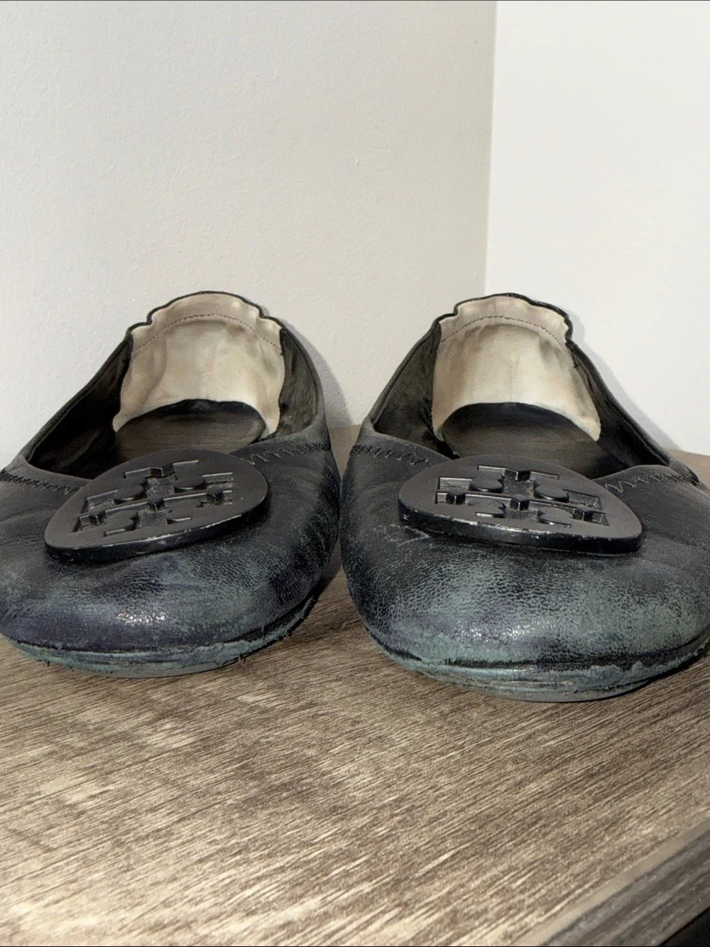 Tory Burch Black Leather Logo Ballet Flats